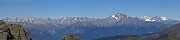 36 Vista panoramica verso le Alpi Retiche dal Badile-Cengalo (a sx) al Disgrazia-Gruppo Bernina (a dx)